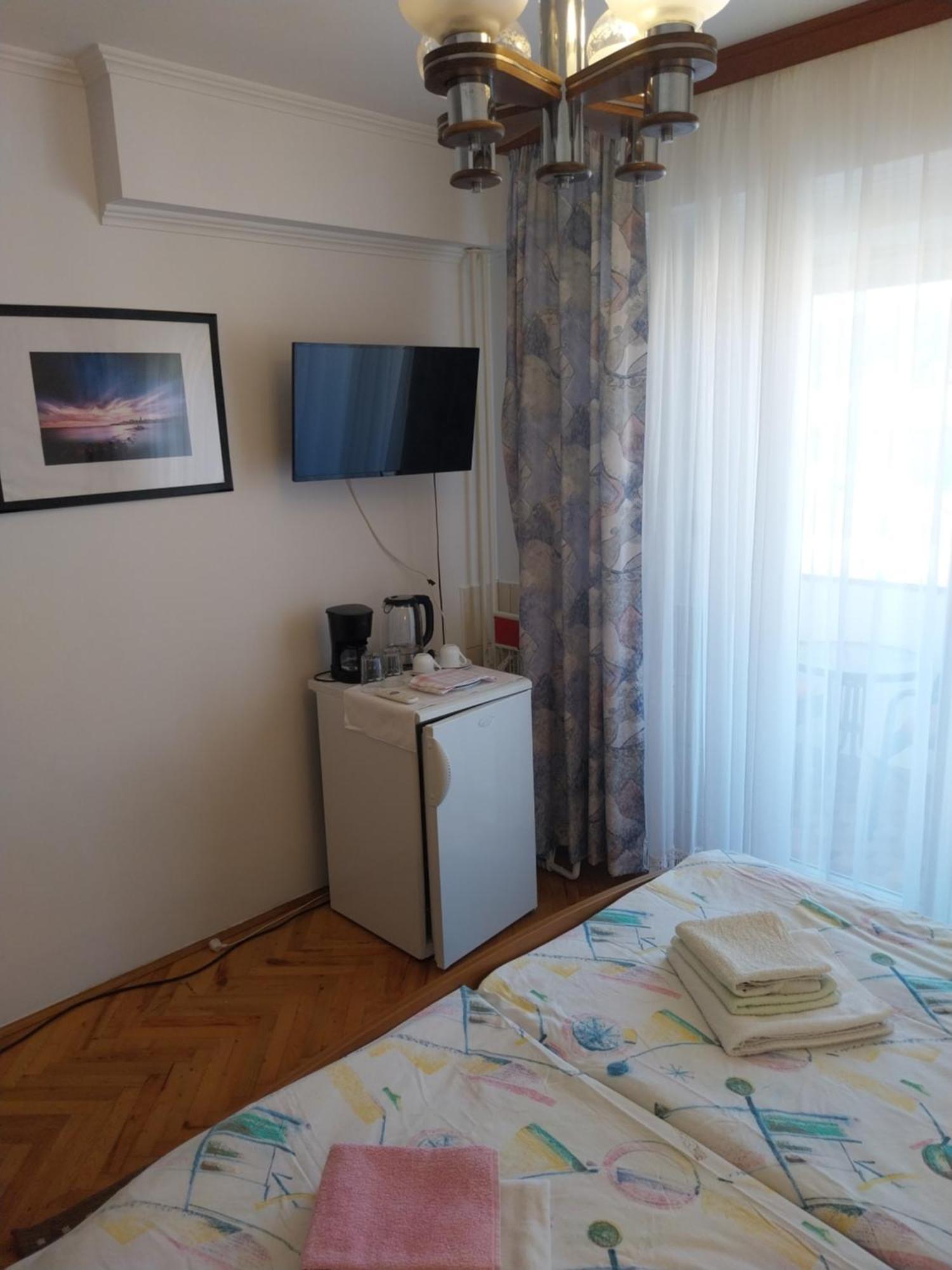 Ljubica Apartments And Rooms Supetarska Draga Ngoại thất bức ảnh