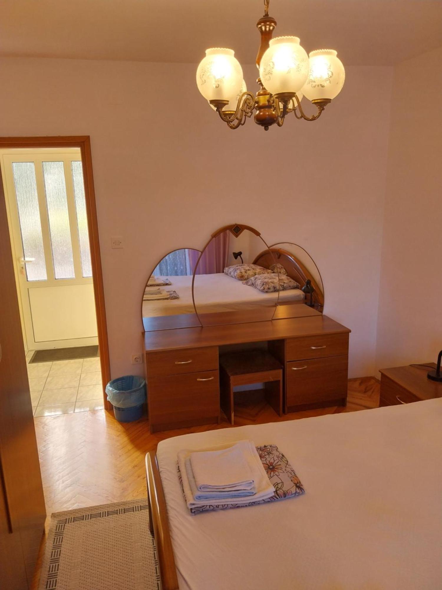 Ljubica Apartments And Rooms Supetarska Draga Ngoại thất bức ảnh