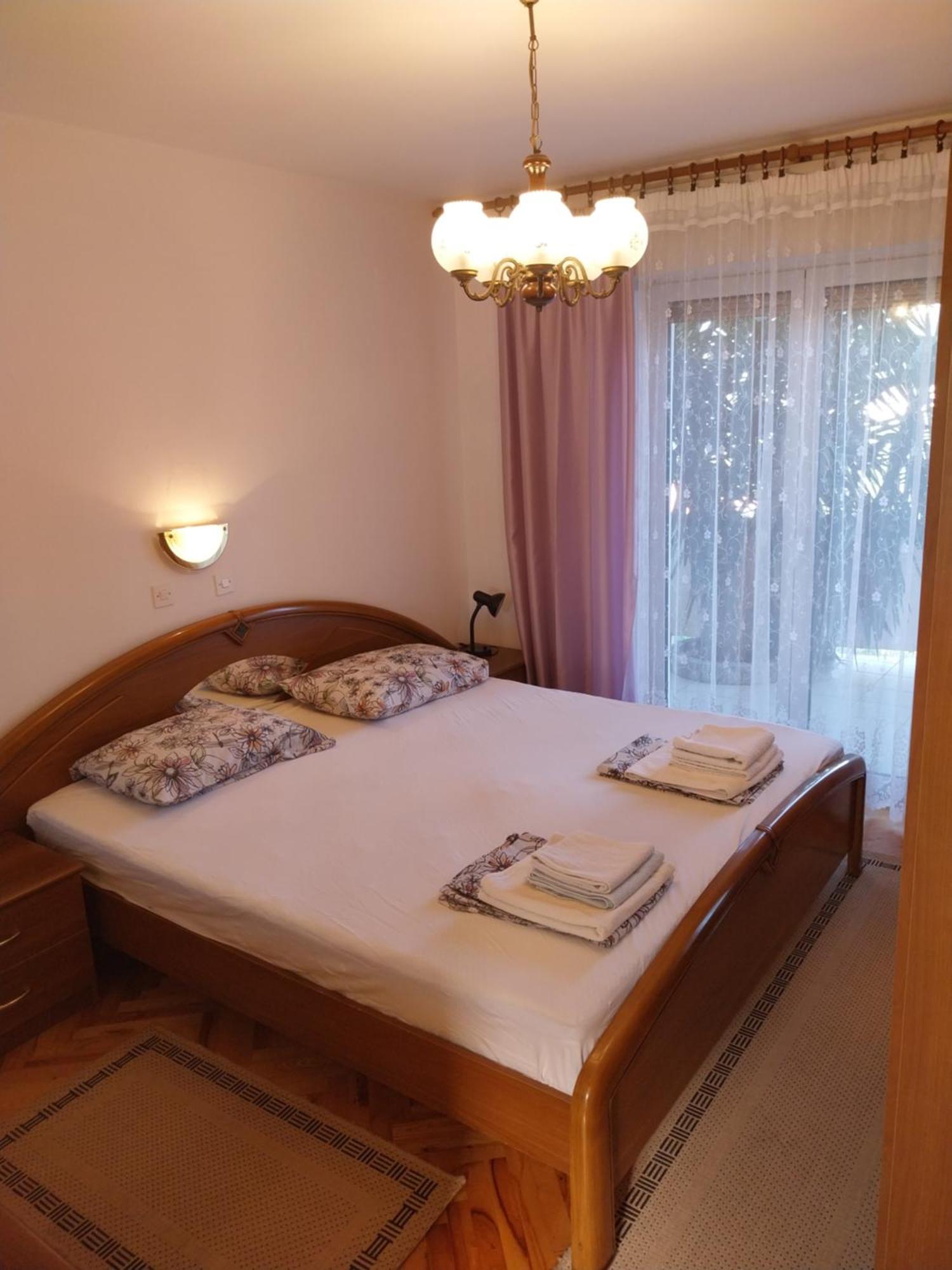Ljubica Apartments And Rooms Supetarska Draga Ngoại thất bức ảnh