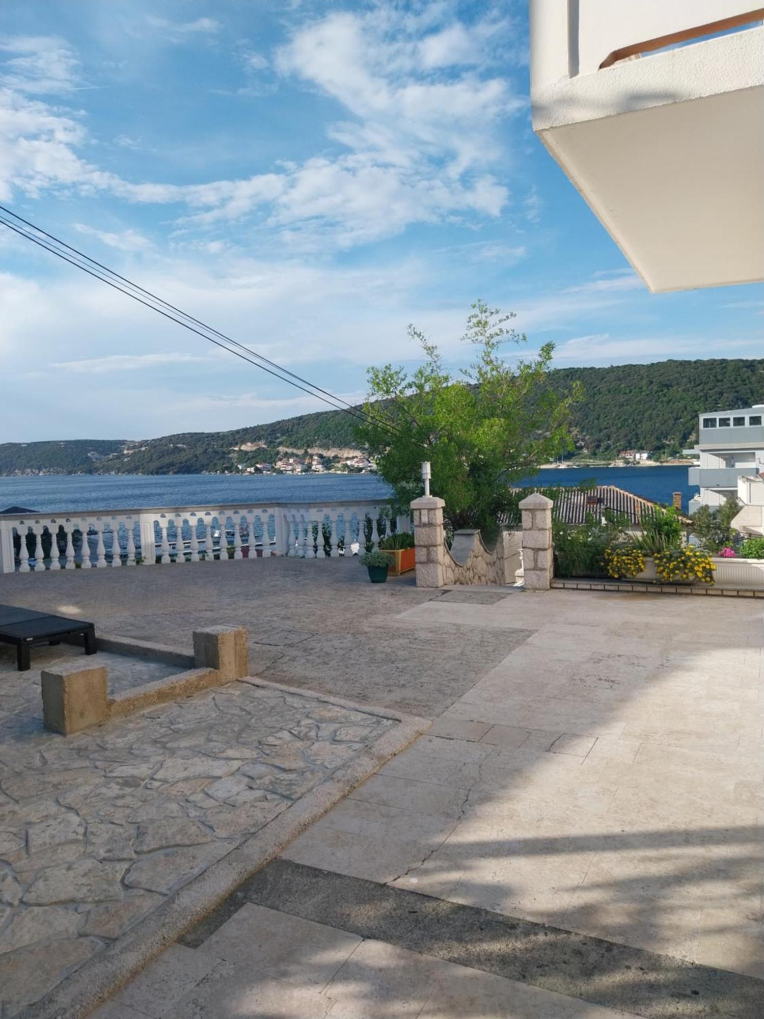 Ljubica Apartments And Rooms Supetarska Draga Ngoại thất bức ảnh
