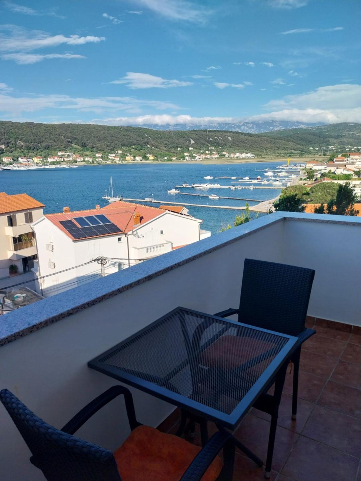 Ljubica Apartments And Rooms Supetarska Draga Ngoại thất bức ảnh