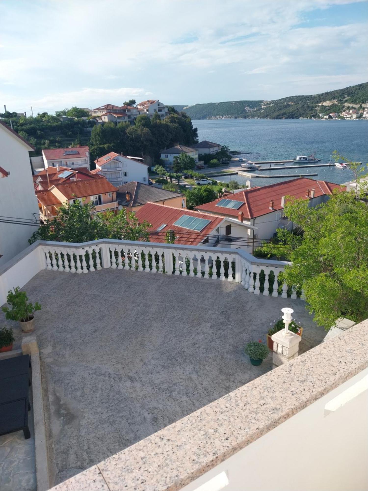 Ljubica Apartments And Rooms Supetarska Draga Ngoại thất bức ảnh