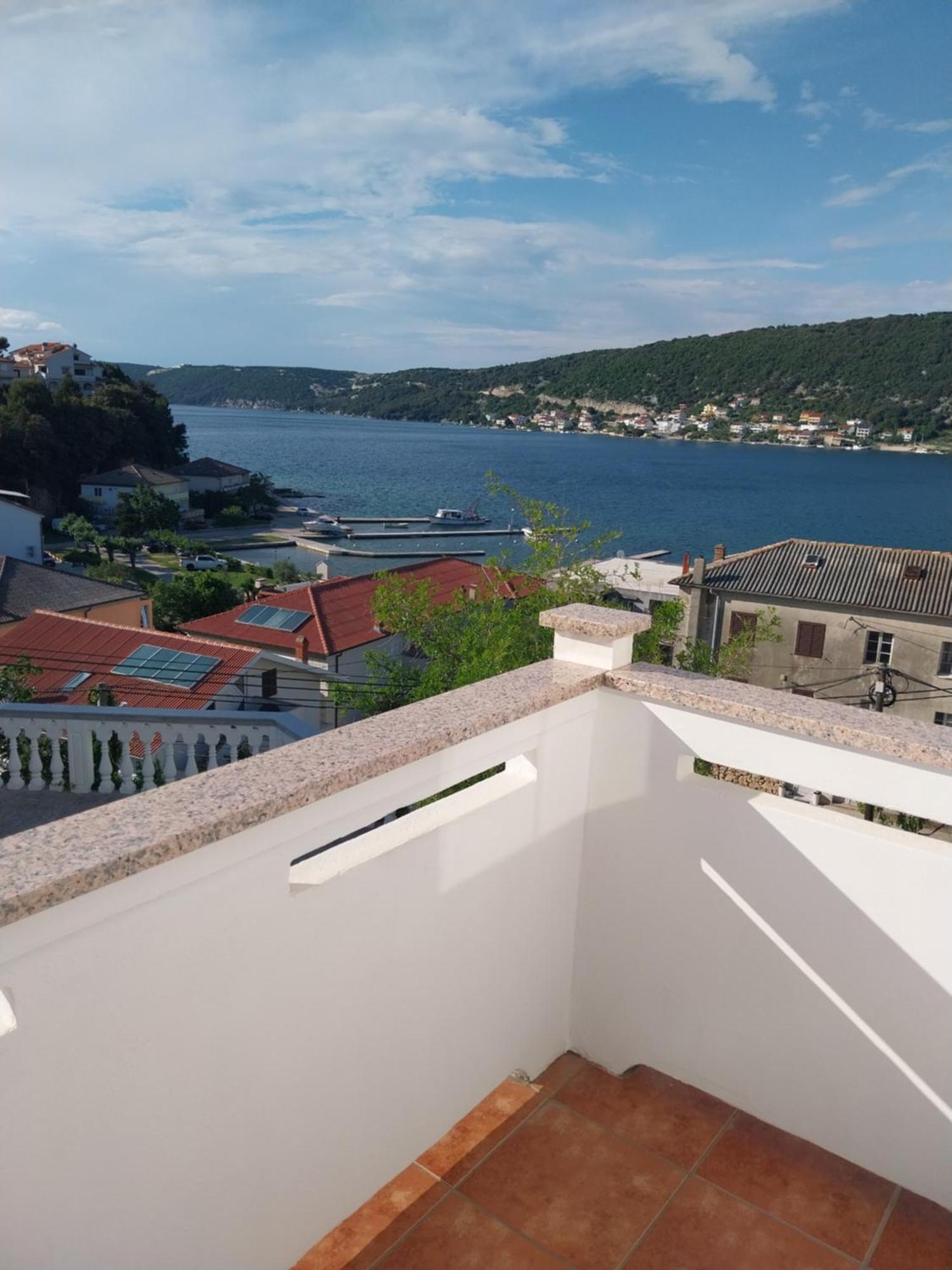 Ljubica Apartments And Rooms Supetarska Draga Ngoại thất bức ảnh