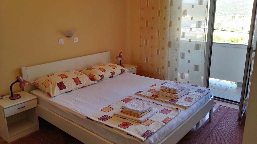 Ljubica Apartments And Rooms Supetarska Draga Ngoại thất bức ảnh